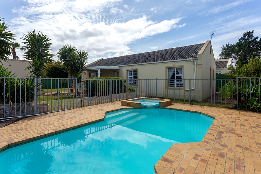 To Let 3 Bedroom Property for Rent in Sunningdale Western Cape